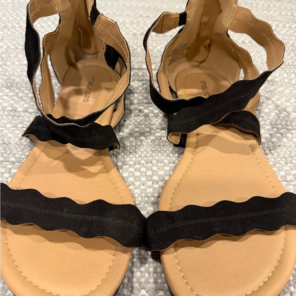 Maurices Black and Tan Scalloped Sandals